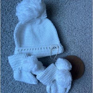 3 LITTLE CROWNS MY FIRST BEANIE + BOOTIES SET - IVORY